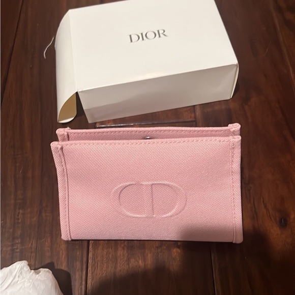 Dior - Picture 5 of 7